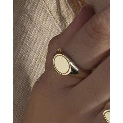 Anillo sello de plata bañada en oro diseño redondo