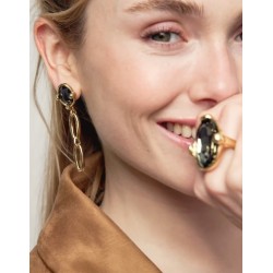 Pendientes largos bañados en oro 18k con cristal facetado negro y eslabones