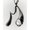 Collar con colgante de plata con la inicial M