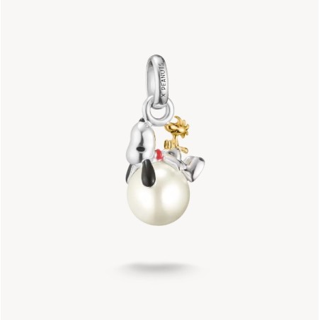 Peanuts™ Charm Snoopy con Woodstock sobre perla – Connect