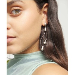 Pendientes de cuero largo doble con detalle de esfera bañada en plata de ley