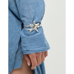 Pulsera semirrígida bañada en plata con perlas y estrella de mar