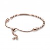 Pulsera Moments rígida PANDORA Rose con cierre deslizante y circonitas